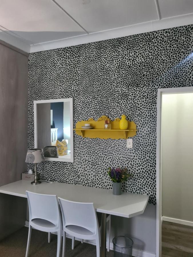 Yellow Door Apartment Bloemfontein Luaran gambar