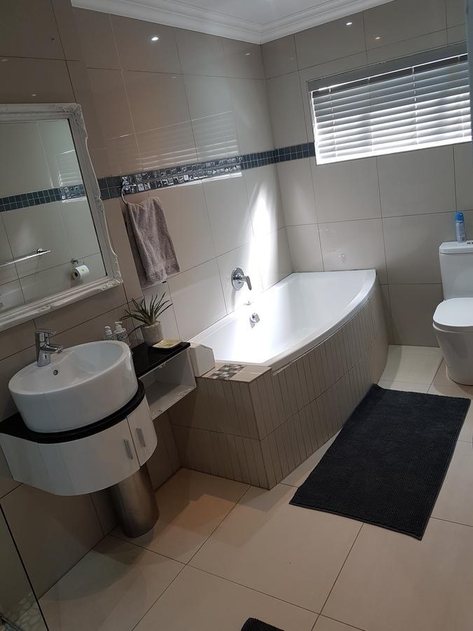 Yellow Door Apartment Bloemfontein Luaran gambar